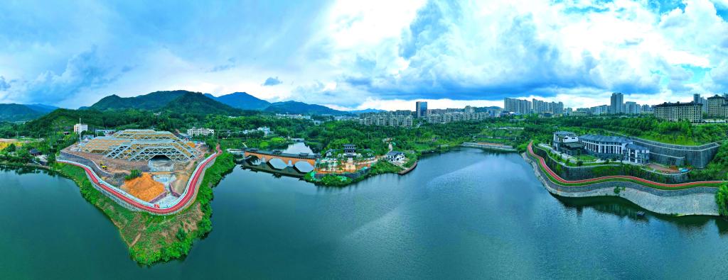 “小镇街”的共富“大场景”丨“微改精提”秀出山城好风景-新华网