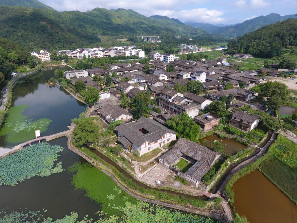 新春走基层丨浙江温州:“村”游兴起-新华网