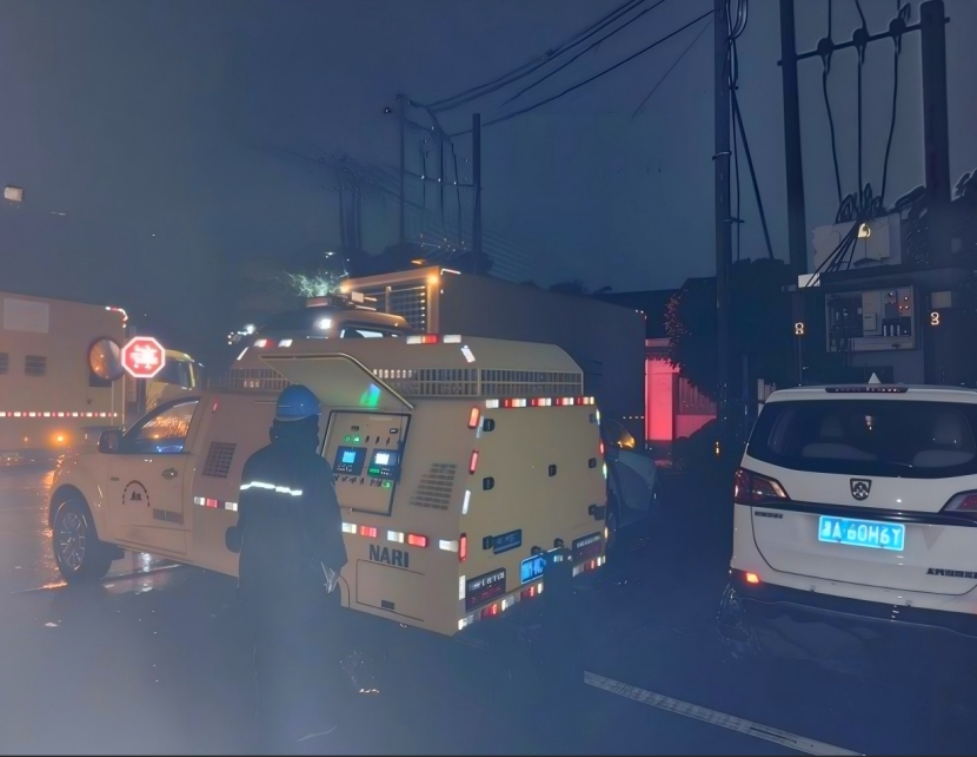 风雨逆行守光明 中新电力“铁军”