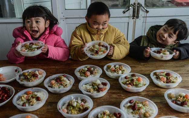 “小年至 百家饭”古镇传统美食迎新春