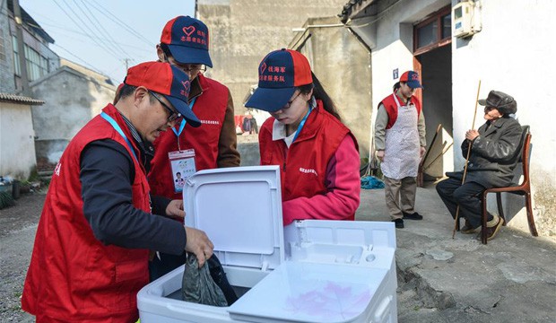 浙江慈溪：爱心志愿者开启“春季爱心服务月”