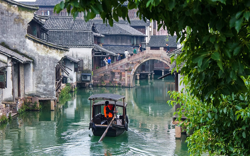 浙江乌镇：千余名&ldquo;小梧桐&rdquo;志愿者绽放