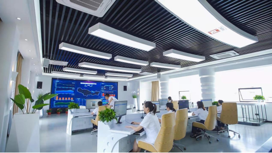 跨越在路上 奋斗即美好