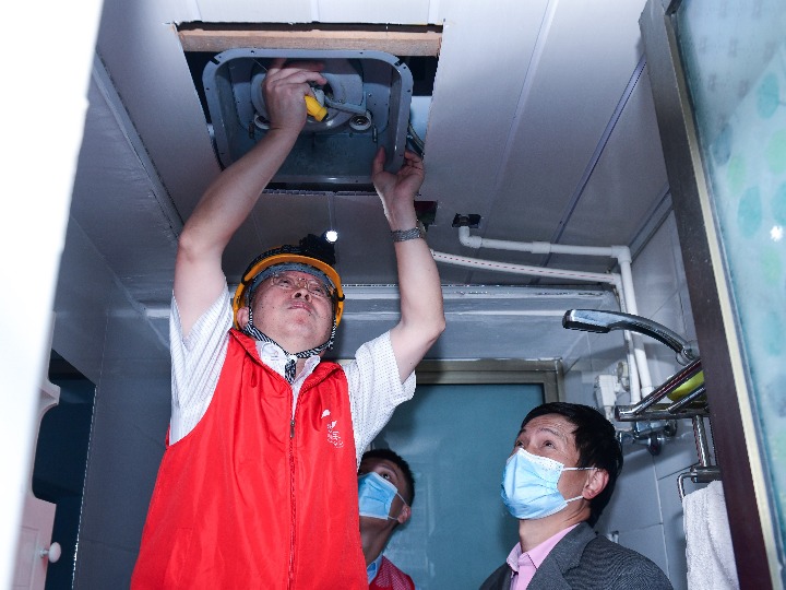 浙江慈溪：劳模服务站进小区